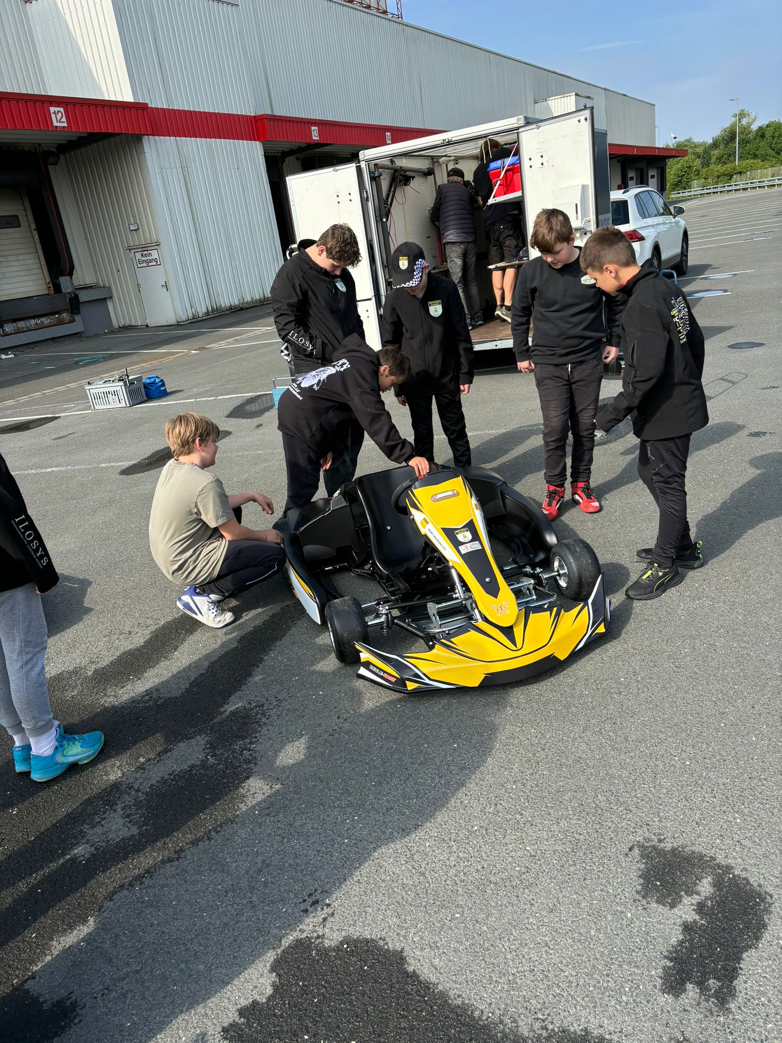 Kinder der MFC-Jugendgruppe am Kart